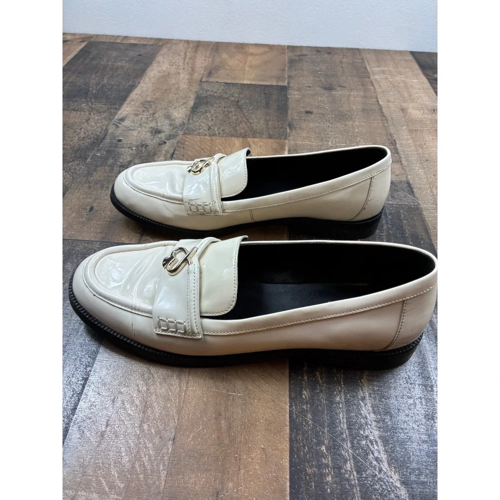 Kate Spade Kait Metal Spade Loafer Womens 8B Parchment White Patent Leather Good